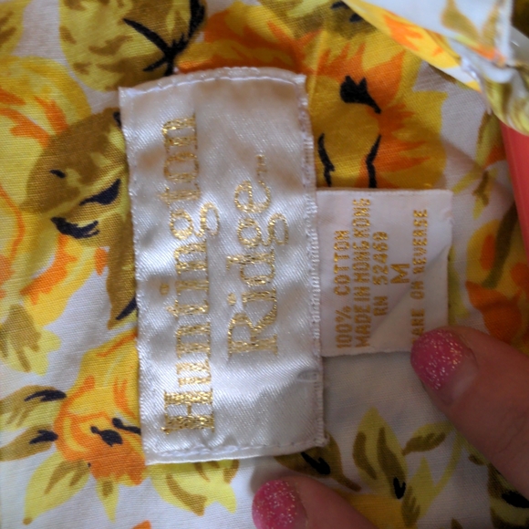 Hawaiian like, button up - Picture 3 of 3